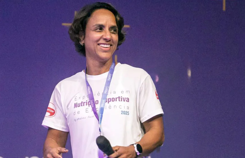 Andréia Naves